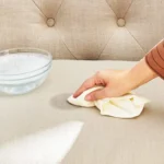 شستشوی مبل با بخارشور یا مواد شوینده؟ کدام روش بهتر است؟